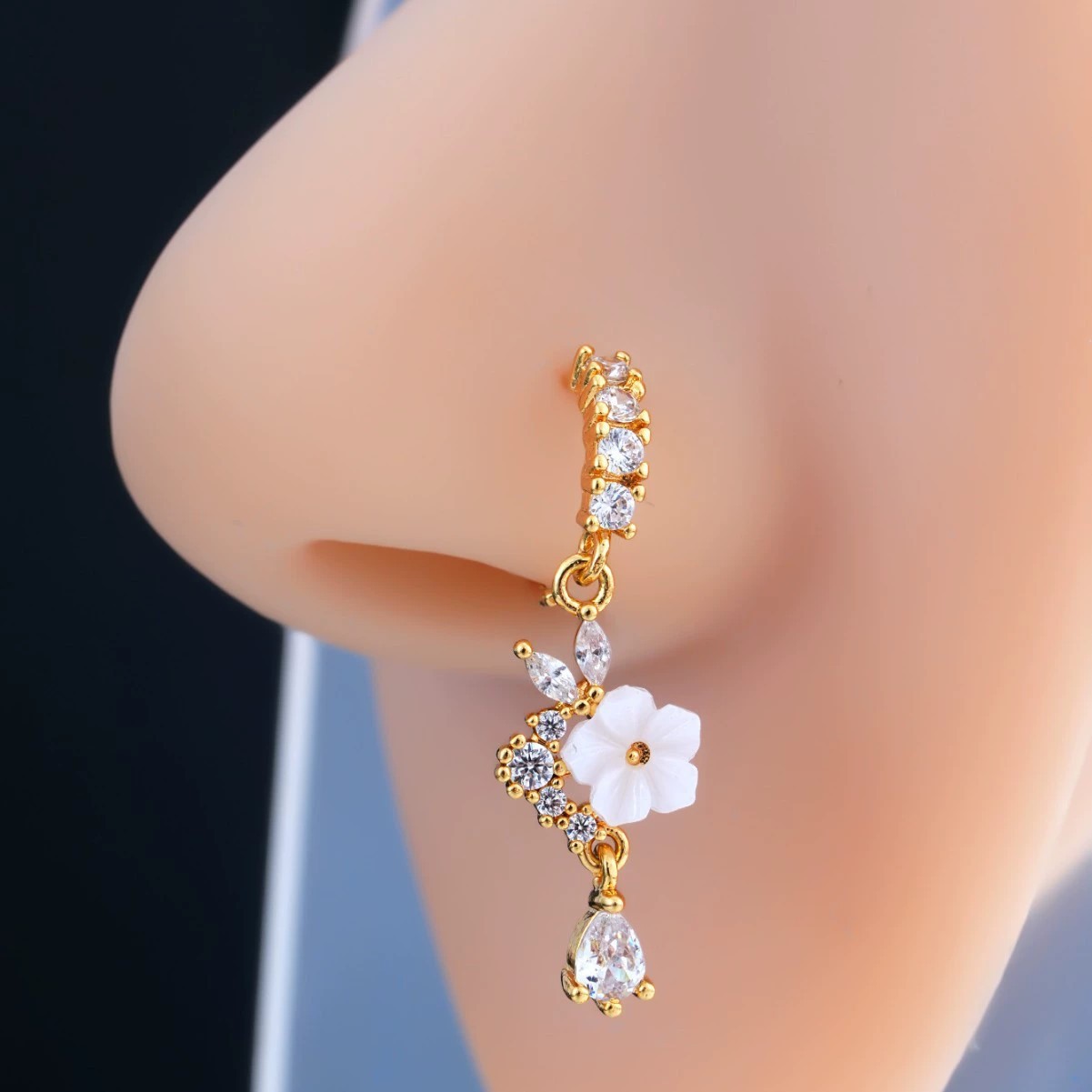 Body Jewelry Nose - Altın Çiçek Burun Halkası, Sarkık CZ